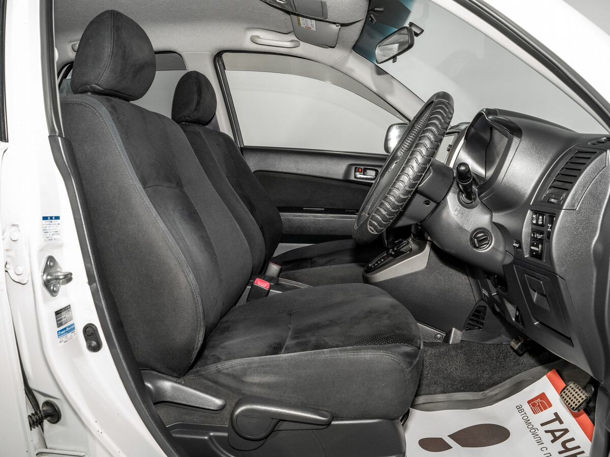 Toyota Rush 2014 - фото автомобиля