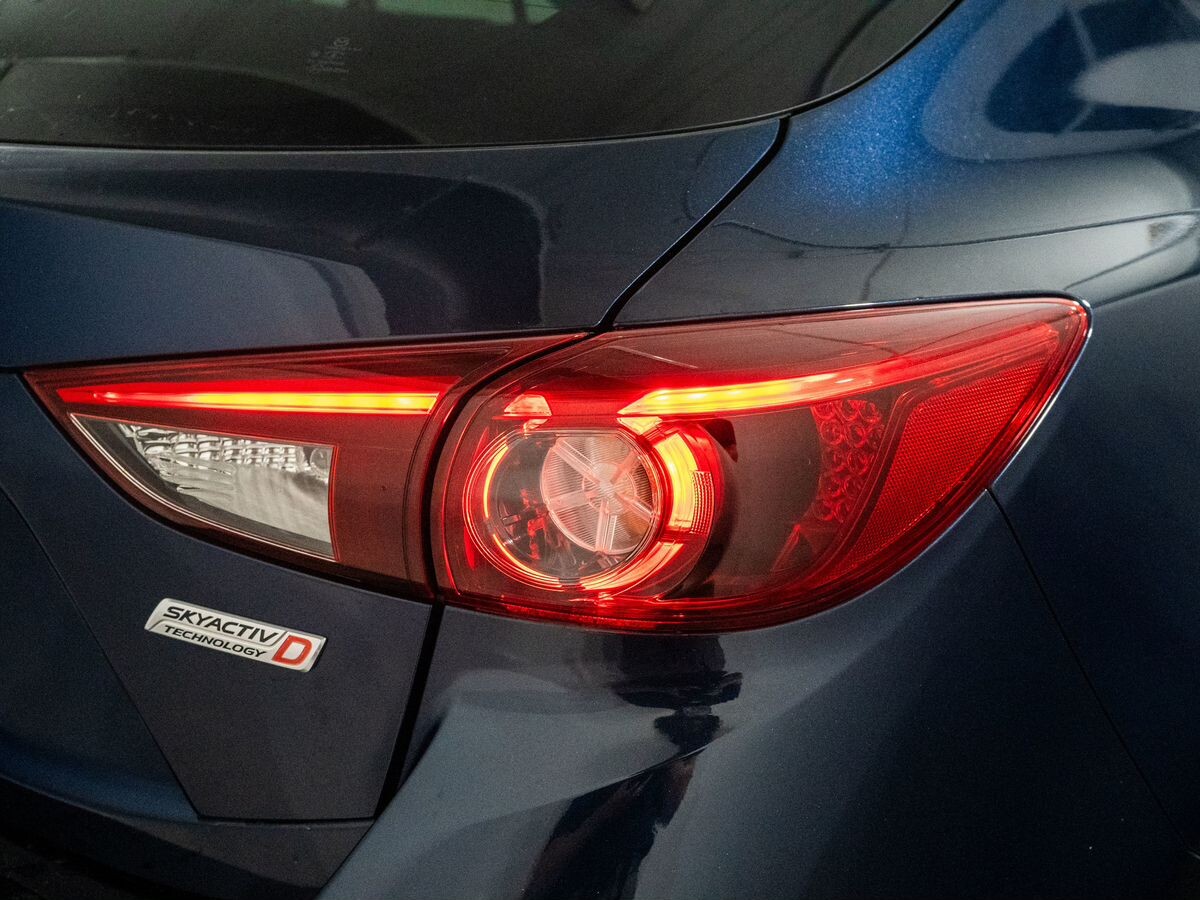 Mazda Axela 2016 - фото автомобиля