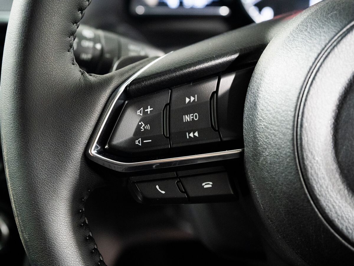 Mazda Axela 2016 - фото автомобиля