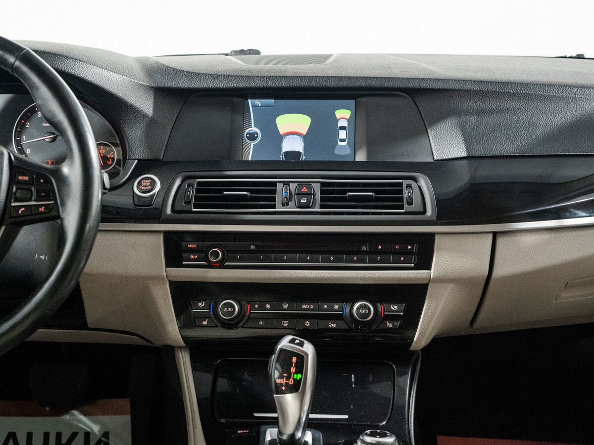 BMW 5-Series 2010 - фото автомобиля