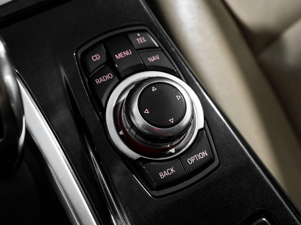 BMW 5-Series 2010 - фото автомобиля