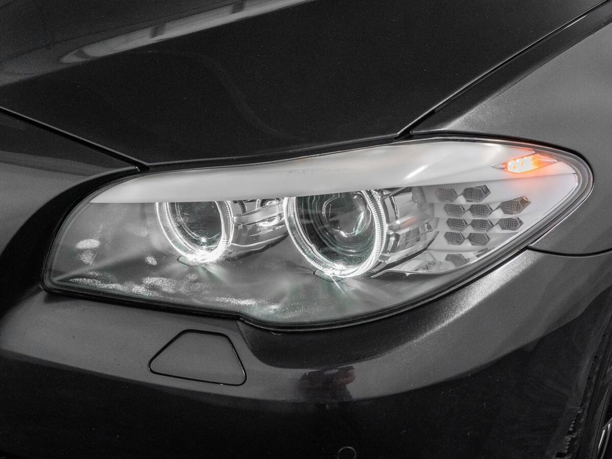 BMW 5-Series 2010 - фото автомобиля