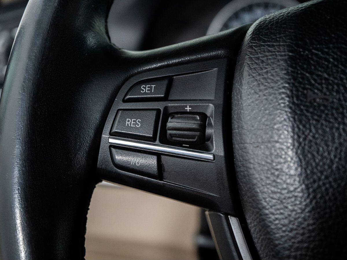 BMW 5-Series 2010 - фото автомобиля