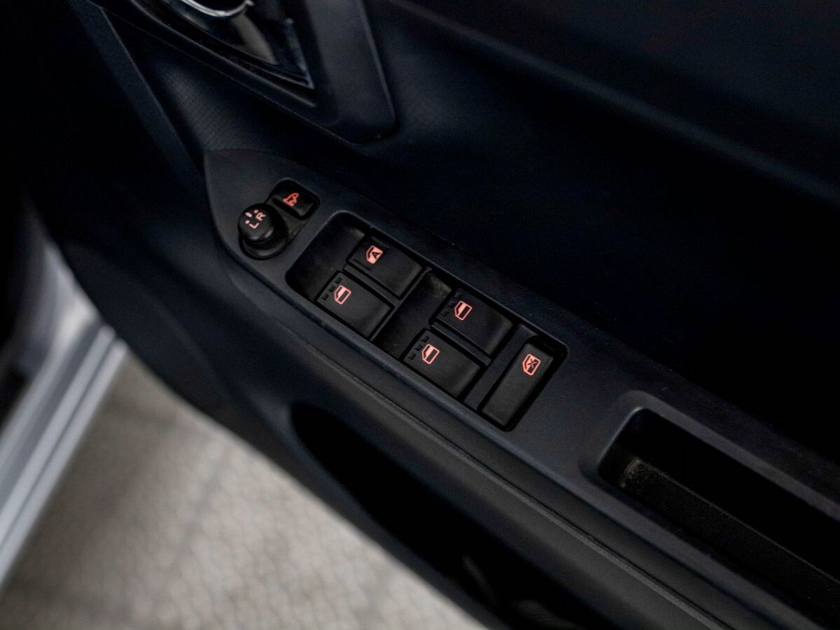 Daihatsu Mira e:S 2019 - фото автомобиля
