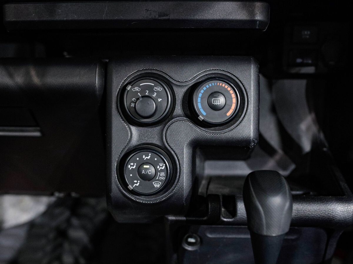 Toyota Succeed 2019 - фото автомобиля