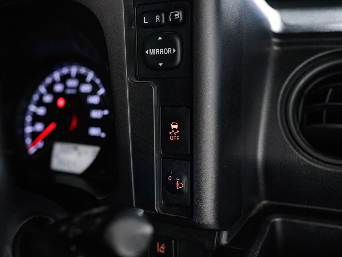 Toyota Succeed 2019 - фото автомобиля