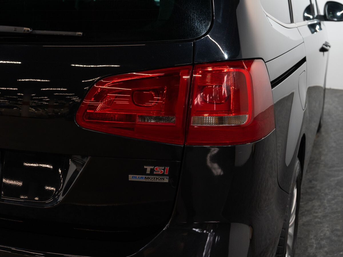 Volkswagen Sharan 2011 - фото автомобиля