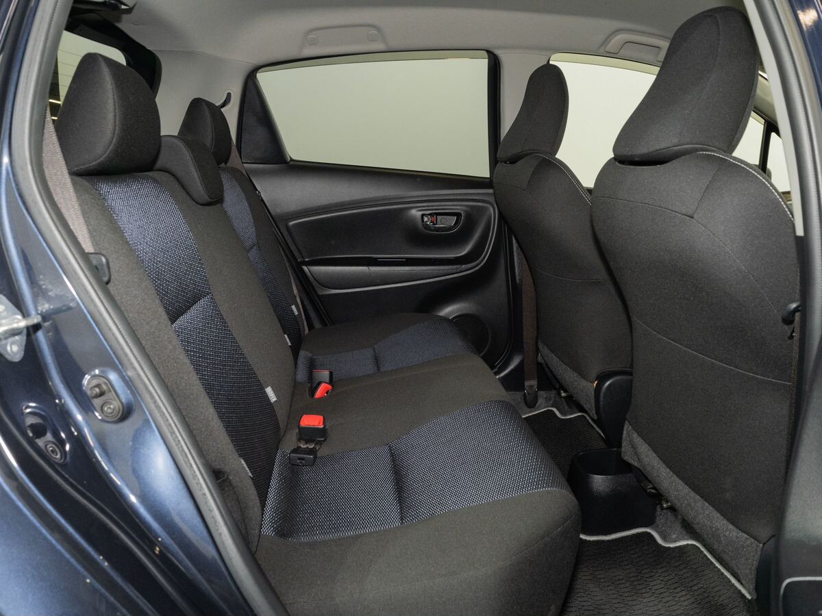 Toyota Vitz 2017 - фото автомобиля
