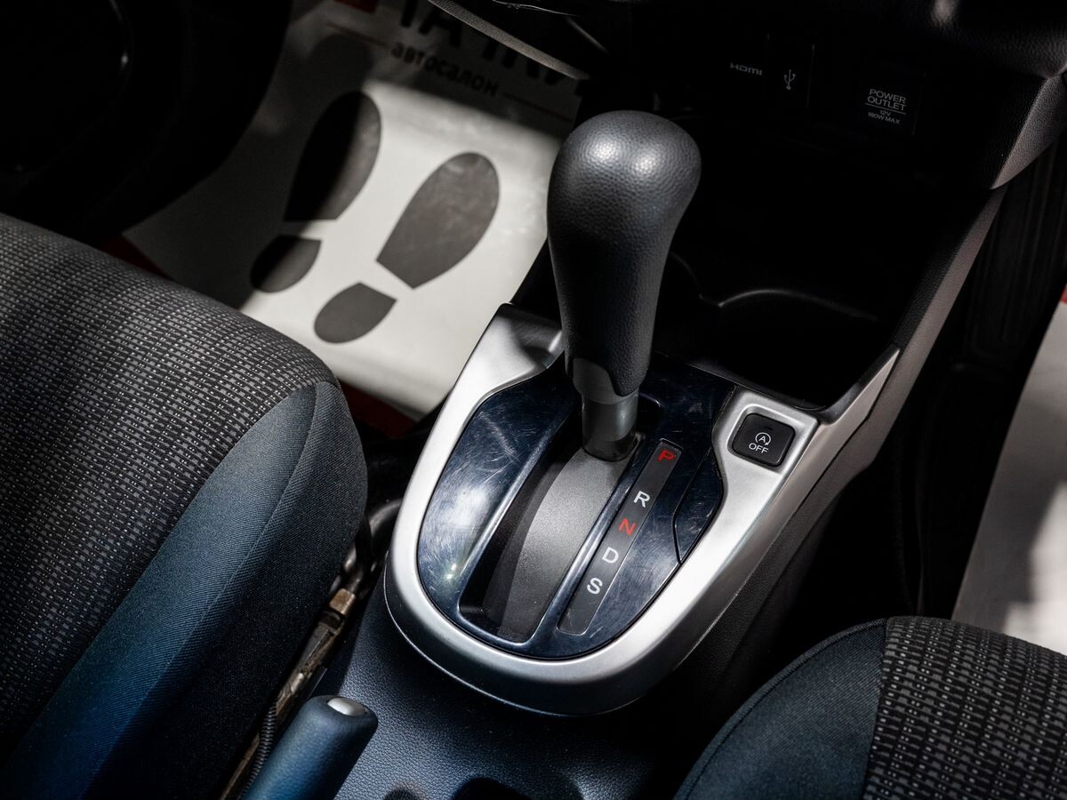 Honda Fit 2013 - фото автомобиля