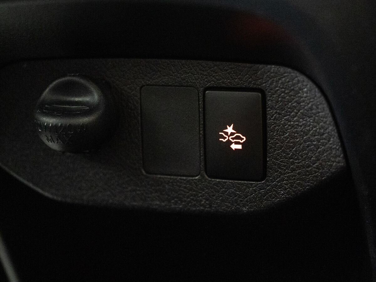 Toyota Vitz 2017 - фото автомобиля