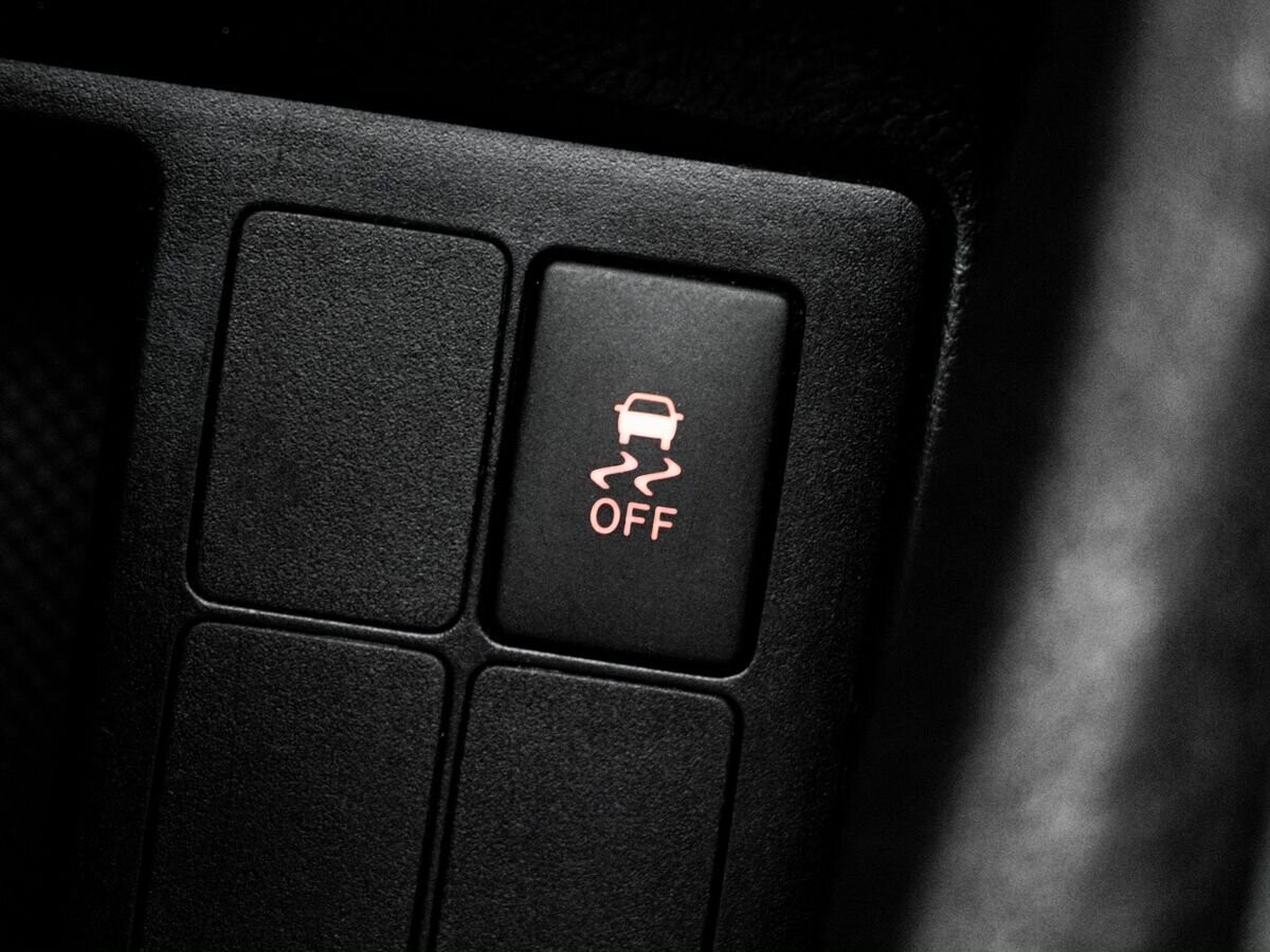Toyota Vitz 2017 - фото автомобиля
