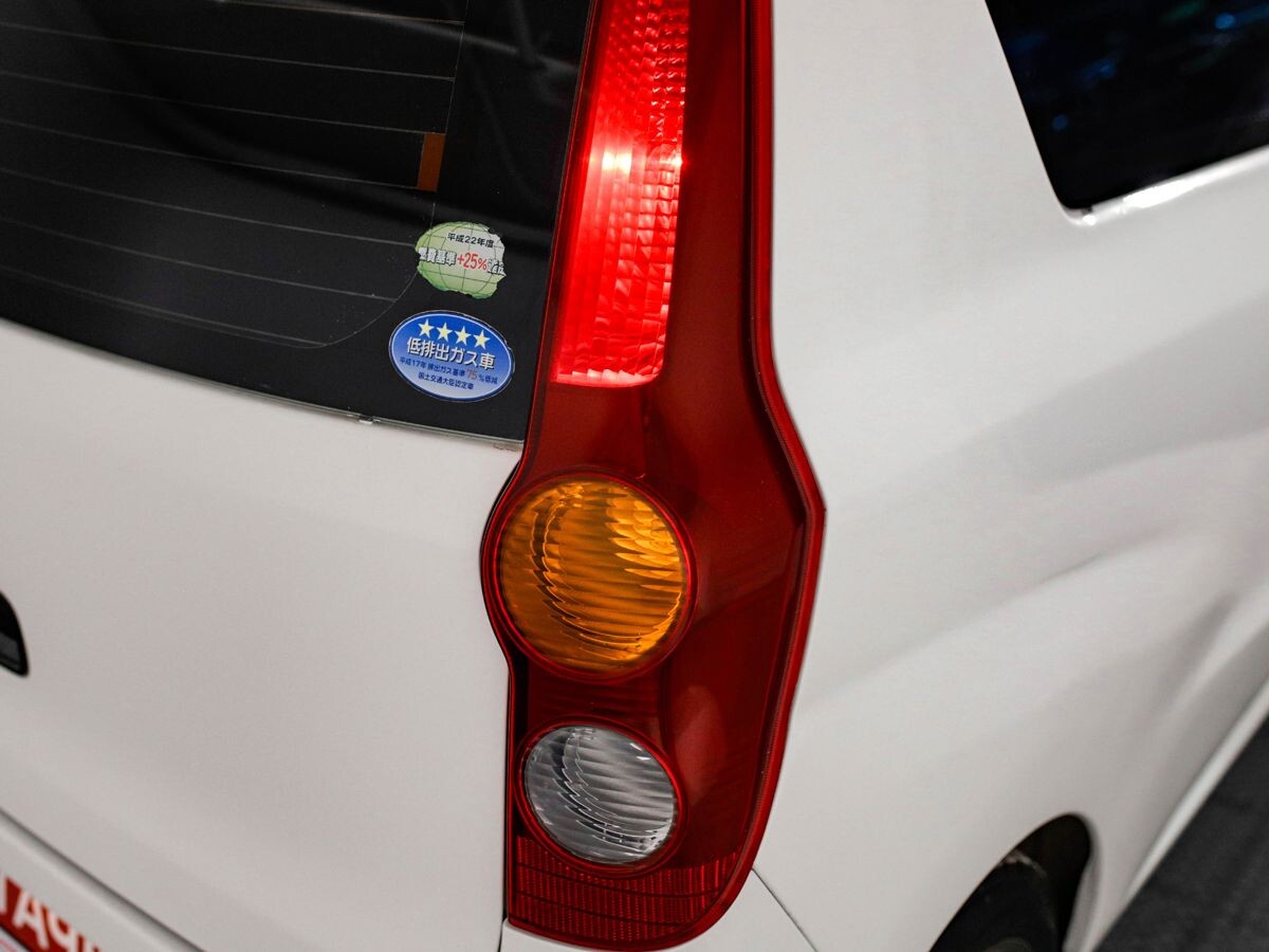 Daihatsu Mira 2011 - фото автомобиля