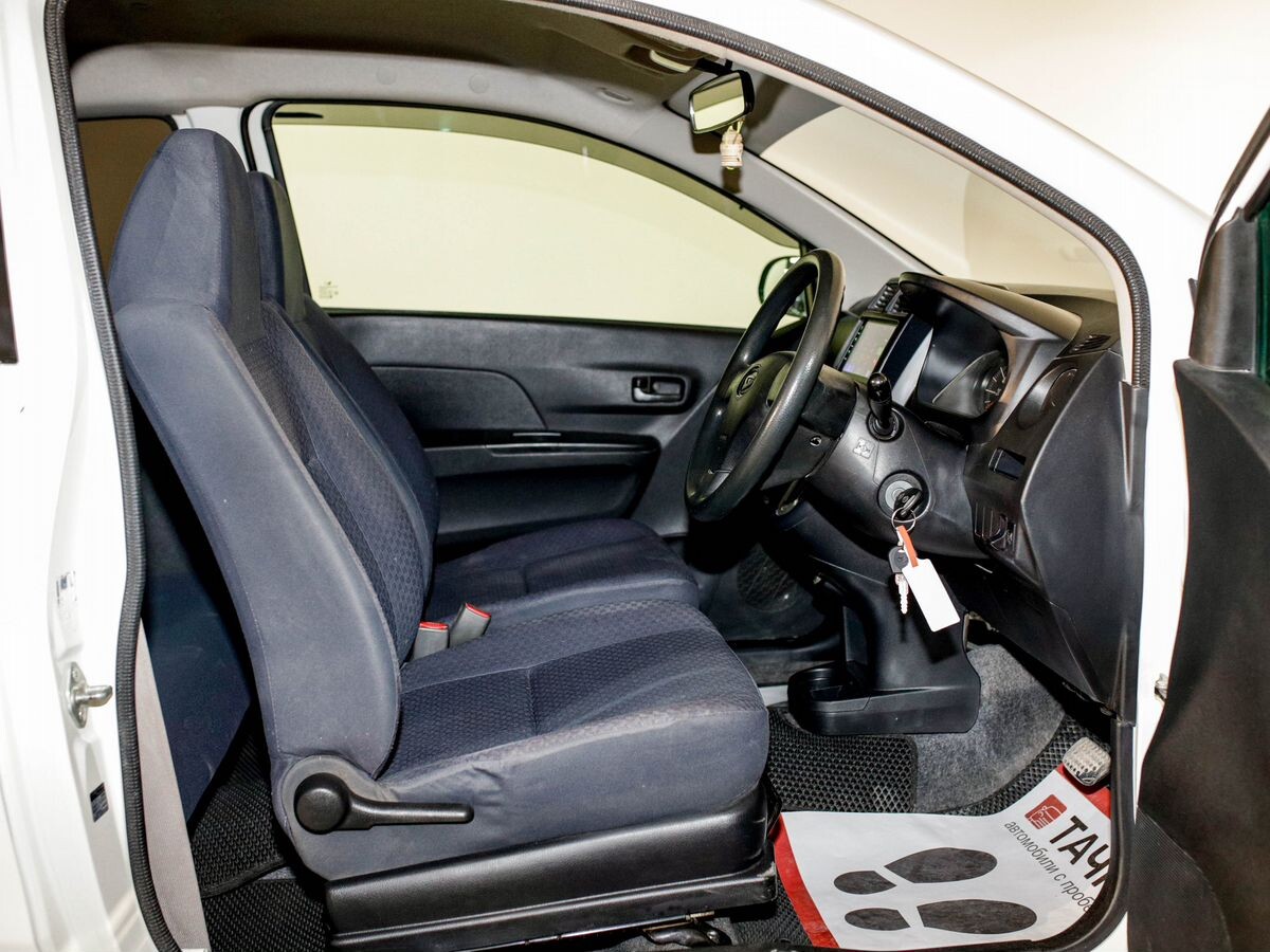 Daihatsu Mira 2011 - фото автомобиля