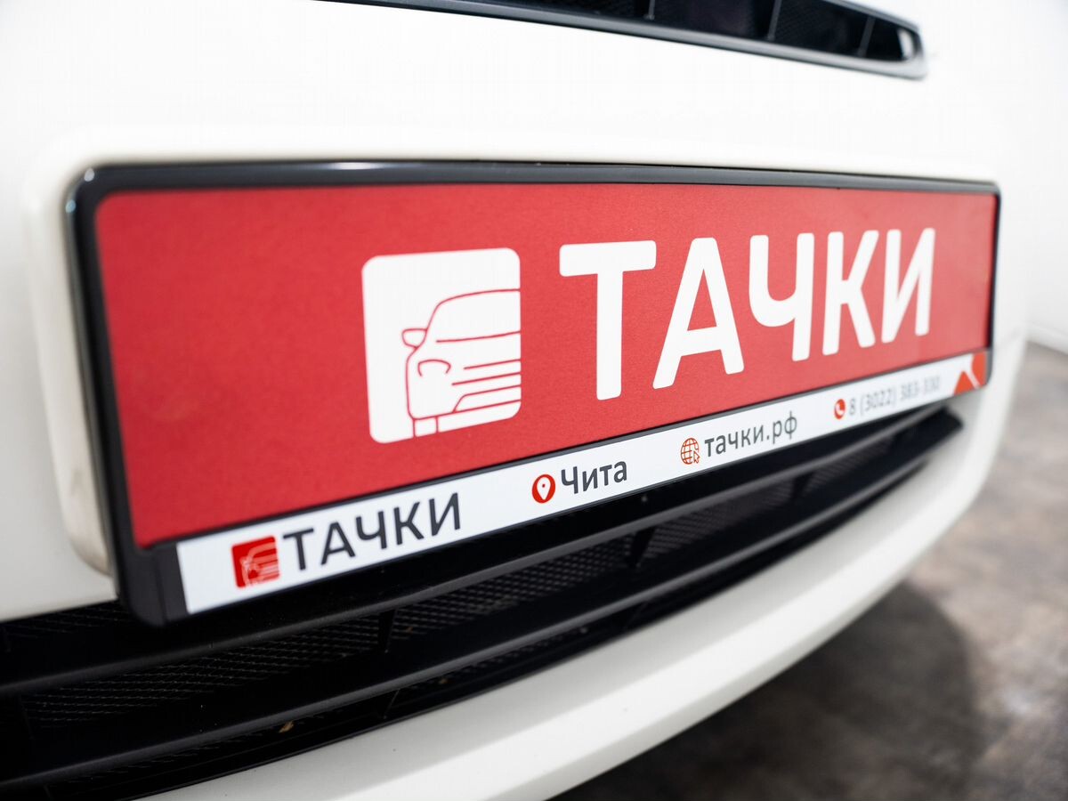Toyota Isis 2012 - фото автомобиля