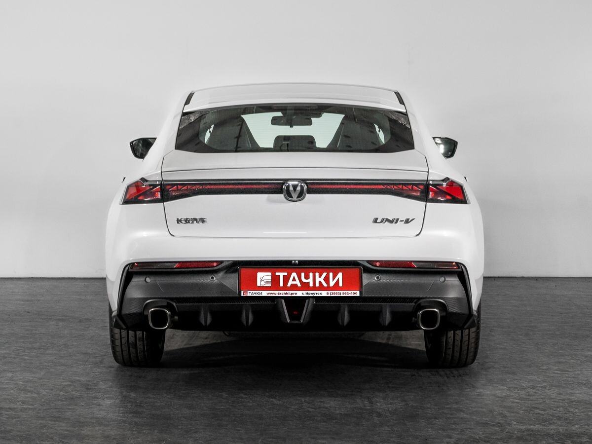Changan UNI-V 2025 - фото автомобиля