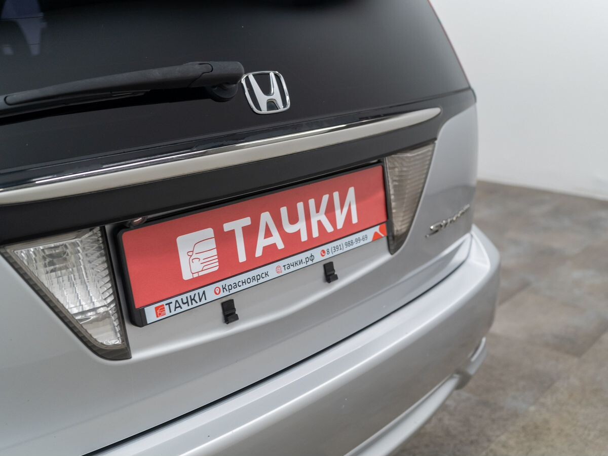 Honda Stream 2006 - фото автомобиля