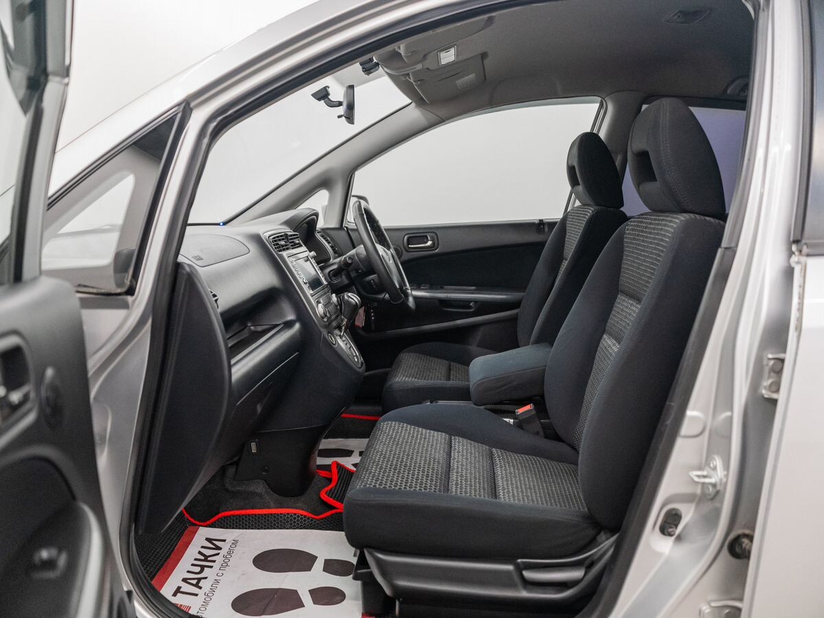 Honda Stream 2006 - фото автомобиля
