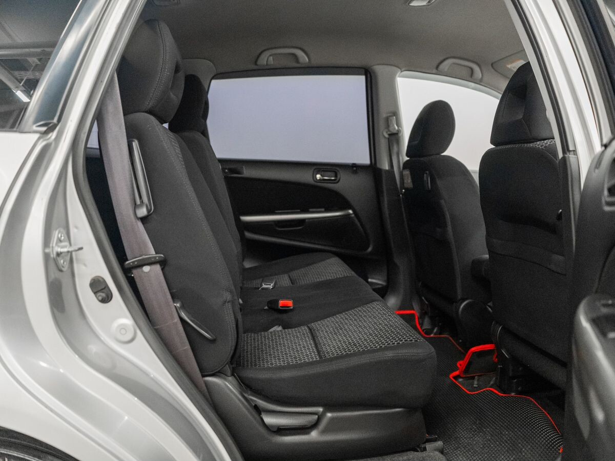 Honda Stream 2006 - фото автомобиля
