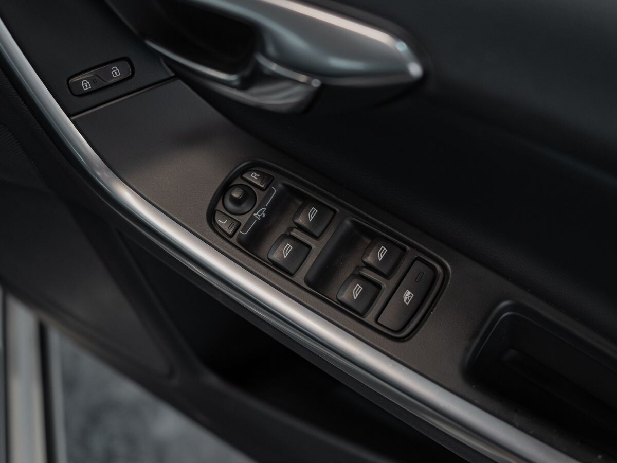 Volvo S60 2017 - фото автомобиля