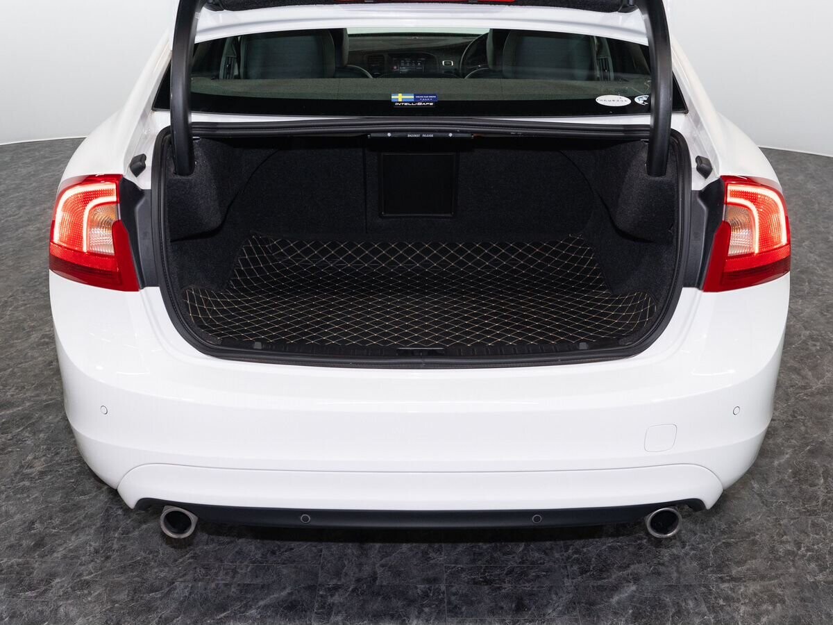 Volvo S60 2017 - фото автомобиля