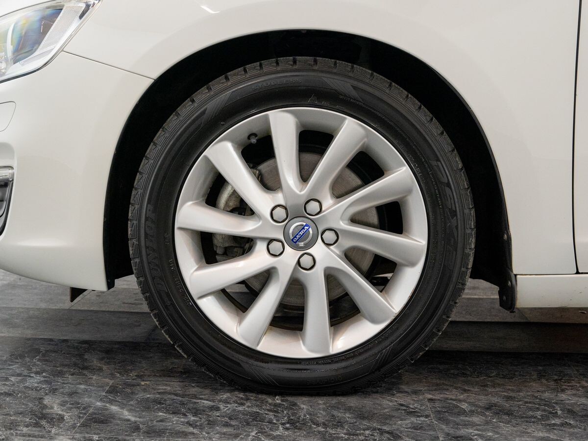Volvo S60 2017 - фото автомобиля