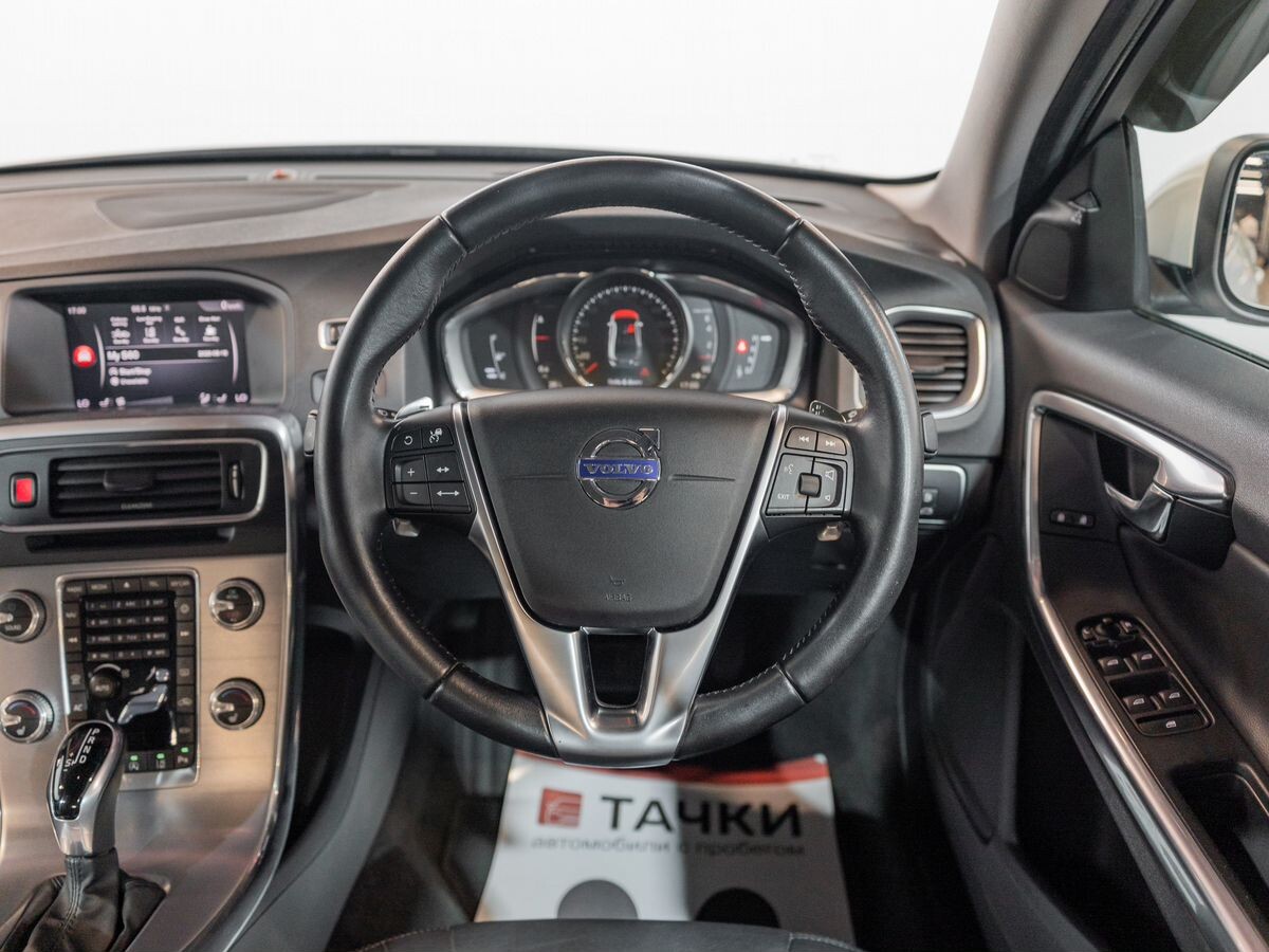 Volvo S60 2017 - фото автомобиля