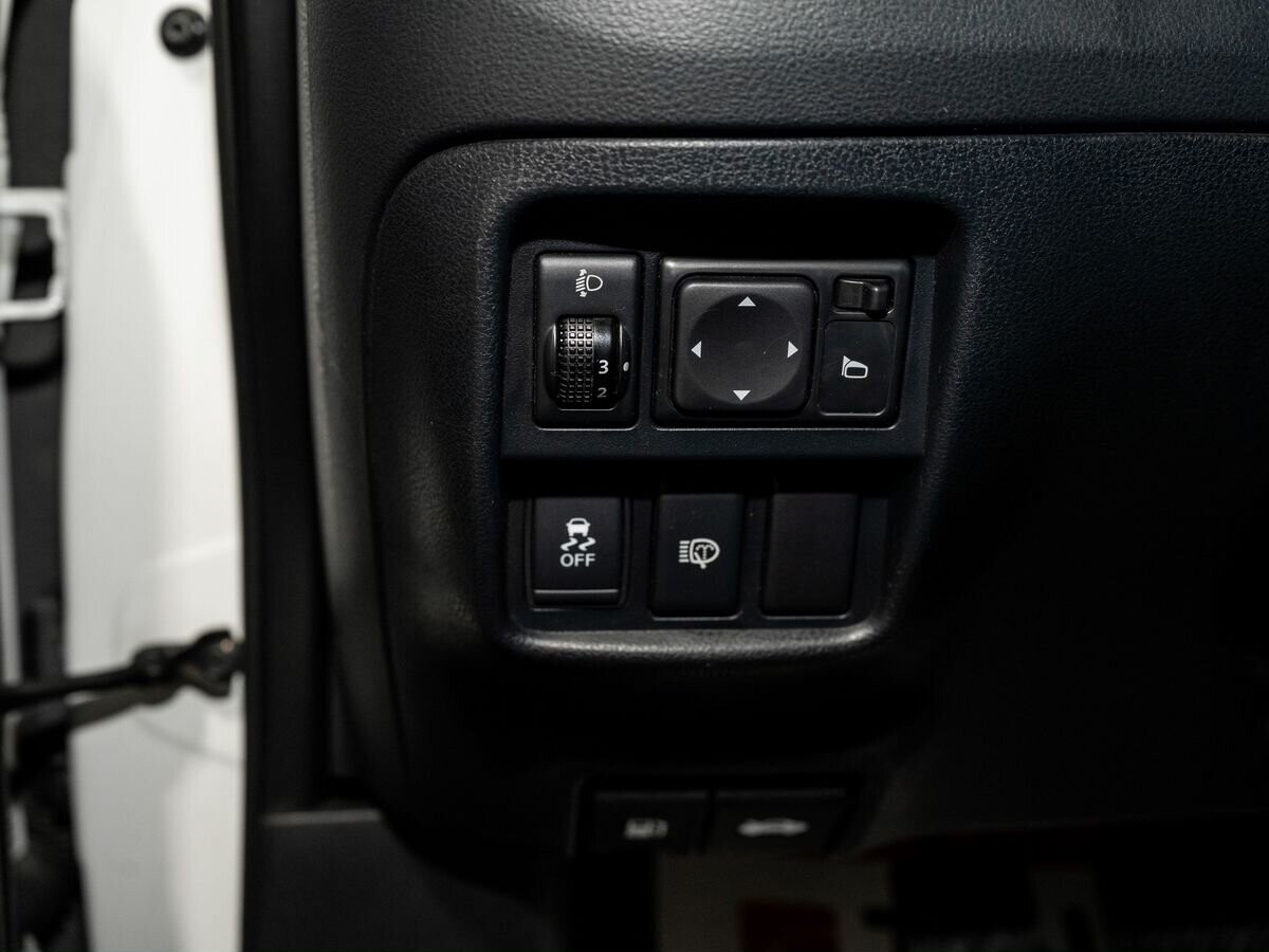 Nissan Juke 2012 - фото автомобиля