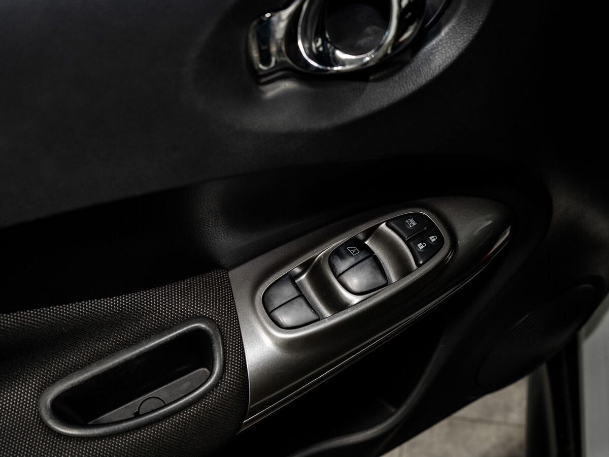 Nissan Juke 2012 - фото автомобиля