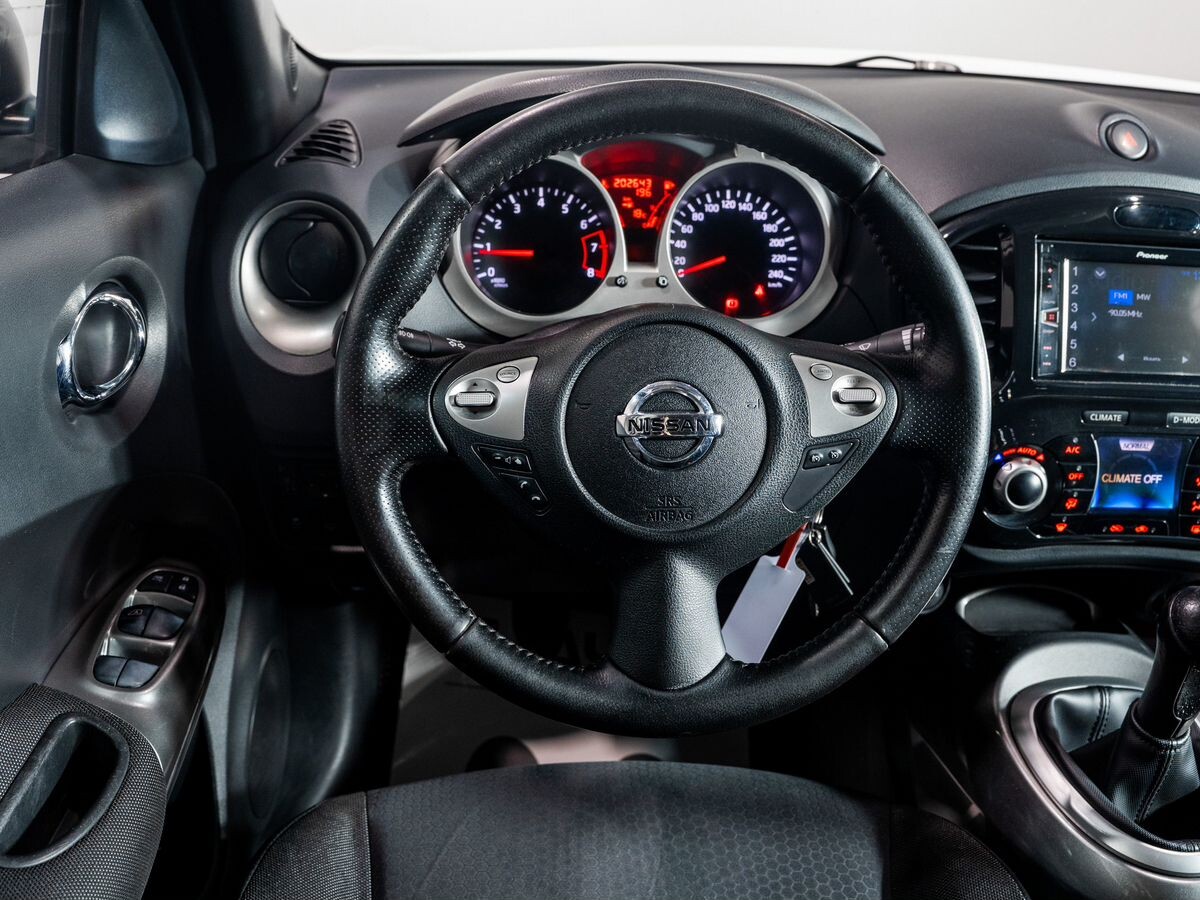 Nissan Juke 2012 - фото автомобиля