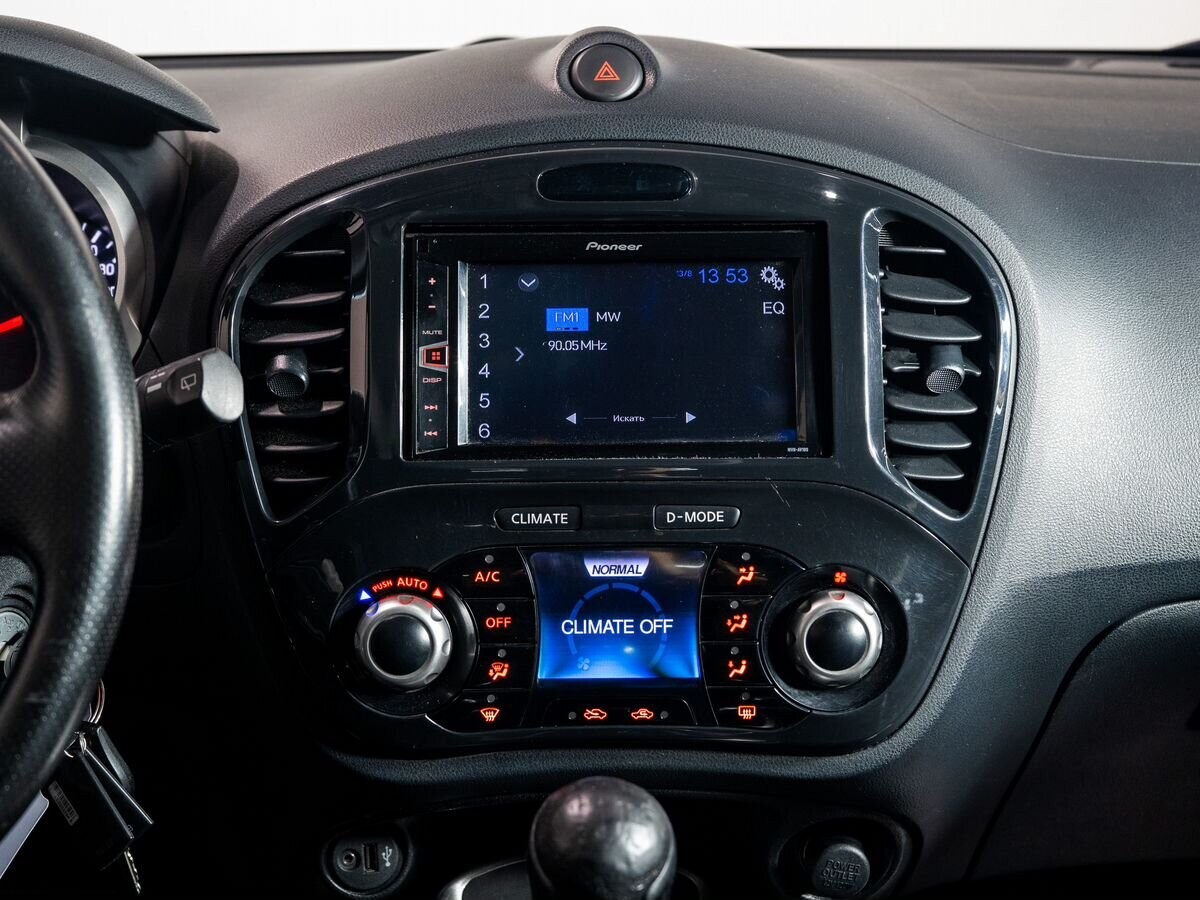 Nissan Juke 2012 - фото автомобиля