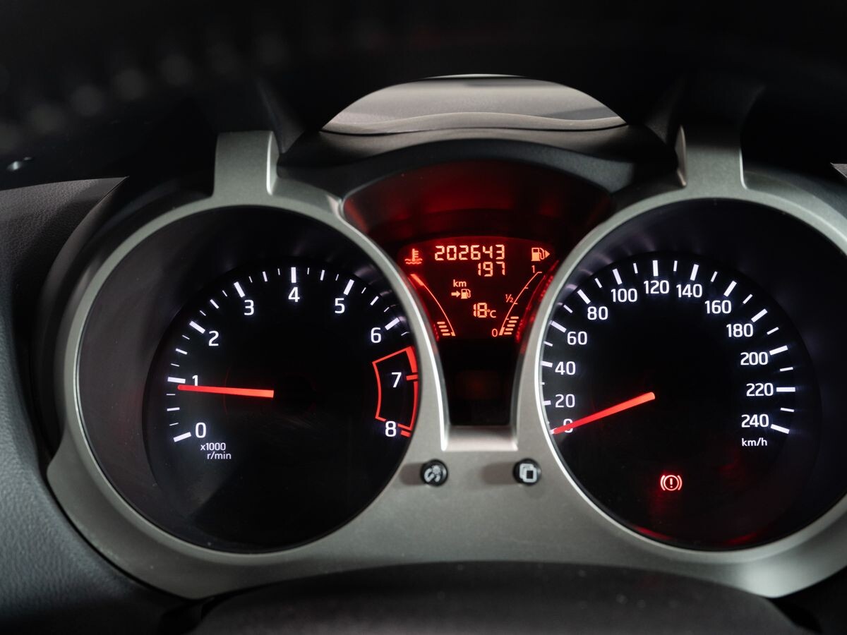 Nissan Juke 2012 - фото автомобиля