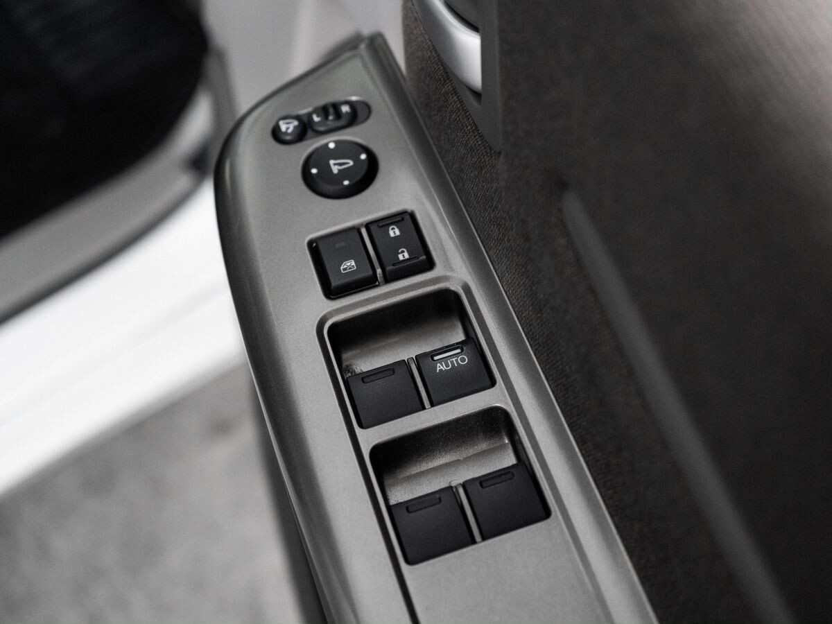 Honda Stepwgn 2015 - фото автомобиля