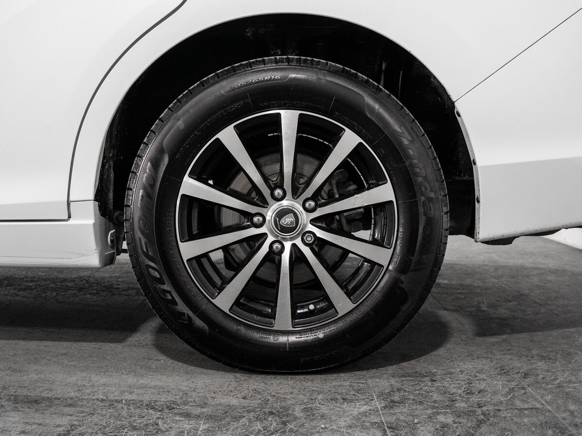 Honda Stepwgn 2015 - фото автомобиля
