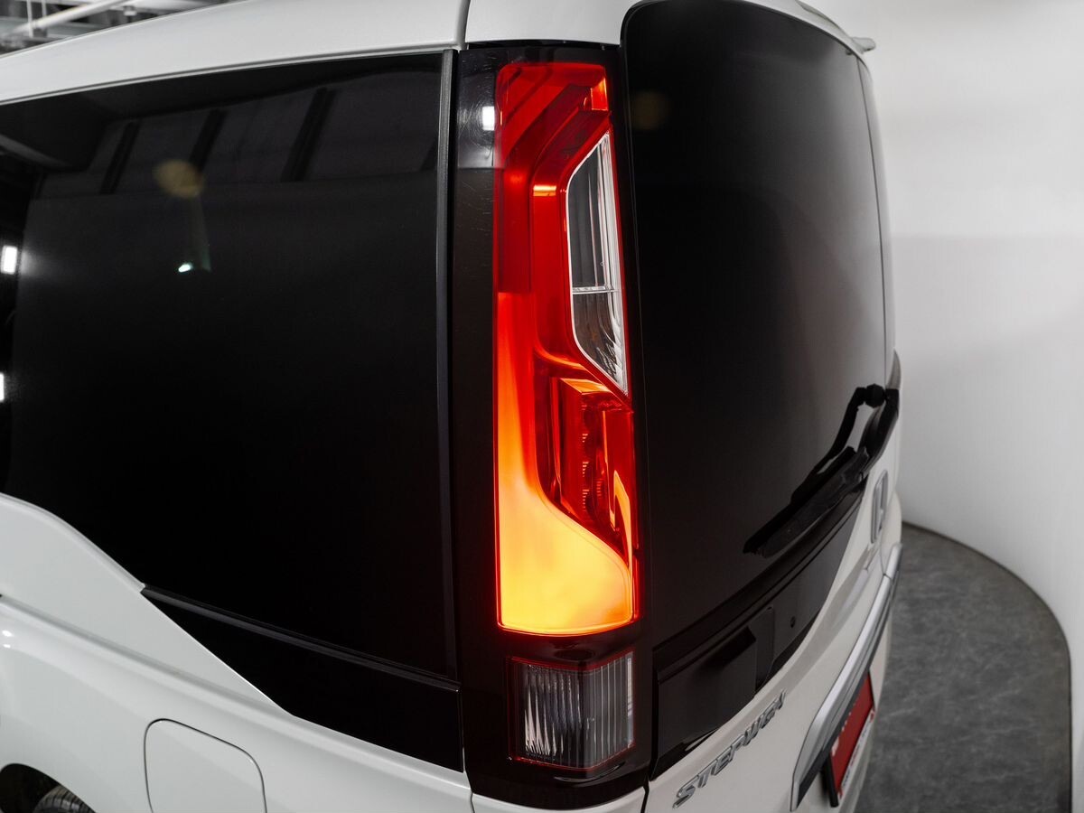 Honda Stepwgn 2015 - фото автомобиля