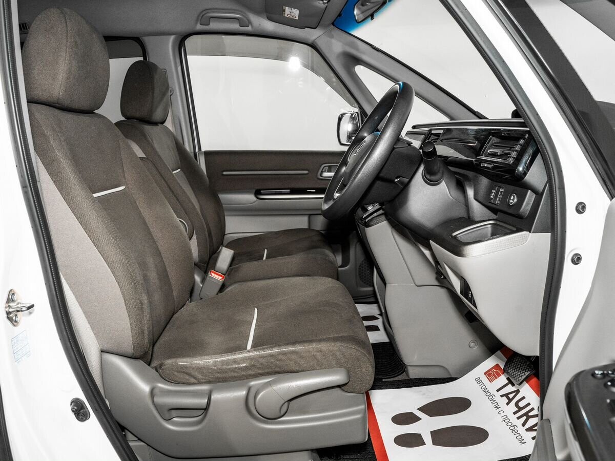Honda Stepwgn 2015 - фото автомобиля