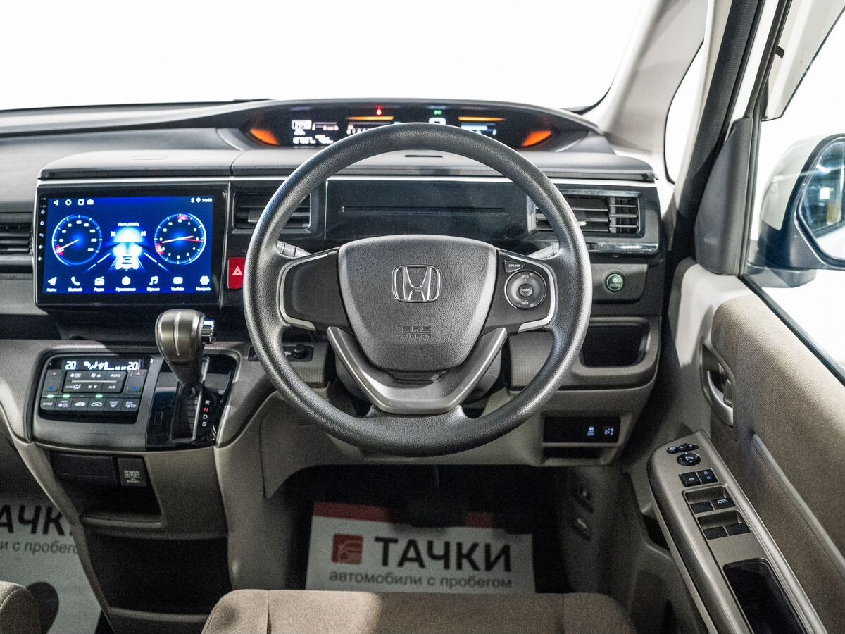 Honda Stepwgn 2015 - фото автомобиля