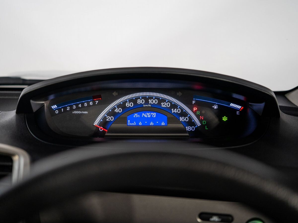 Honda Freed 2012 - фото автомобиля