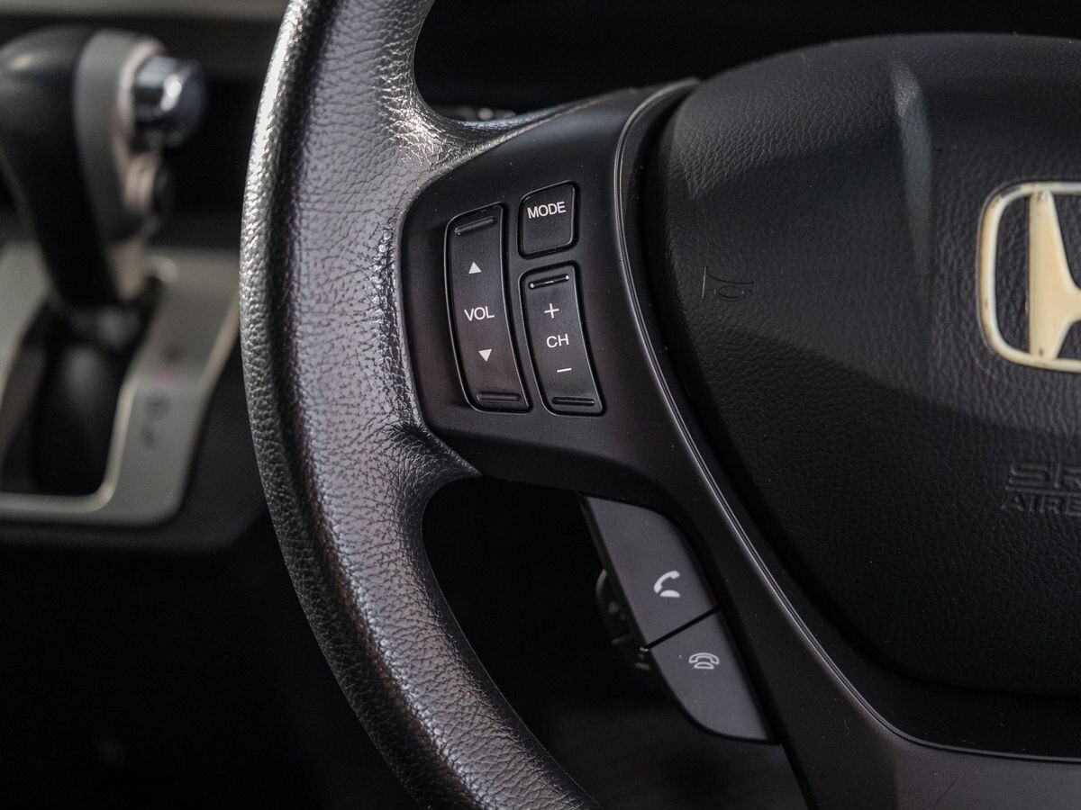 Honda Freed 2012 - фото автомобиля
