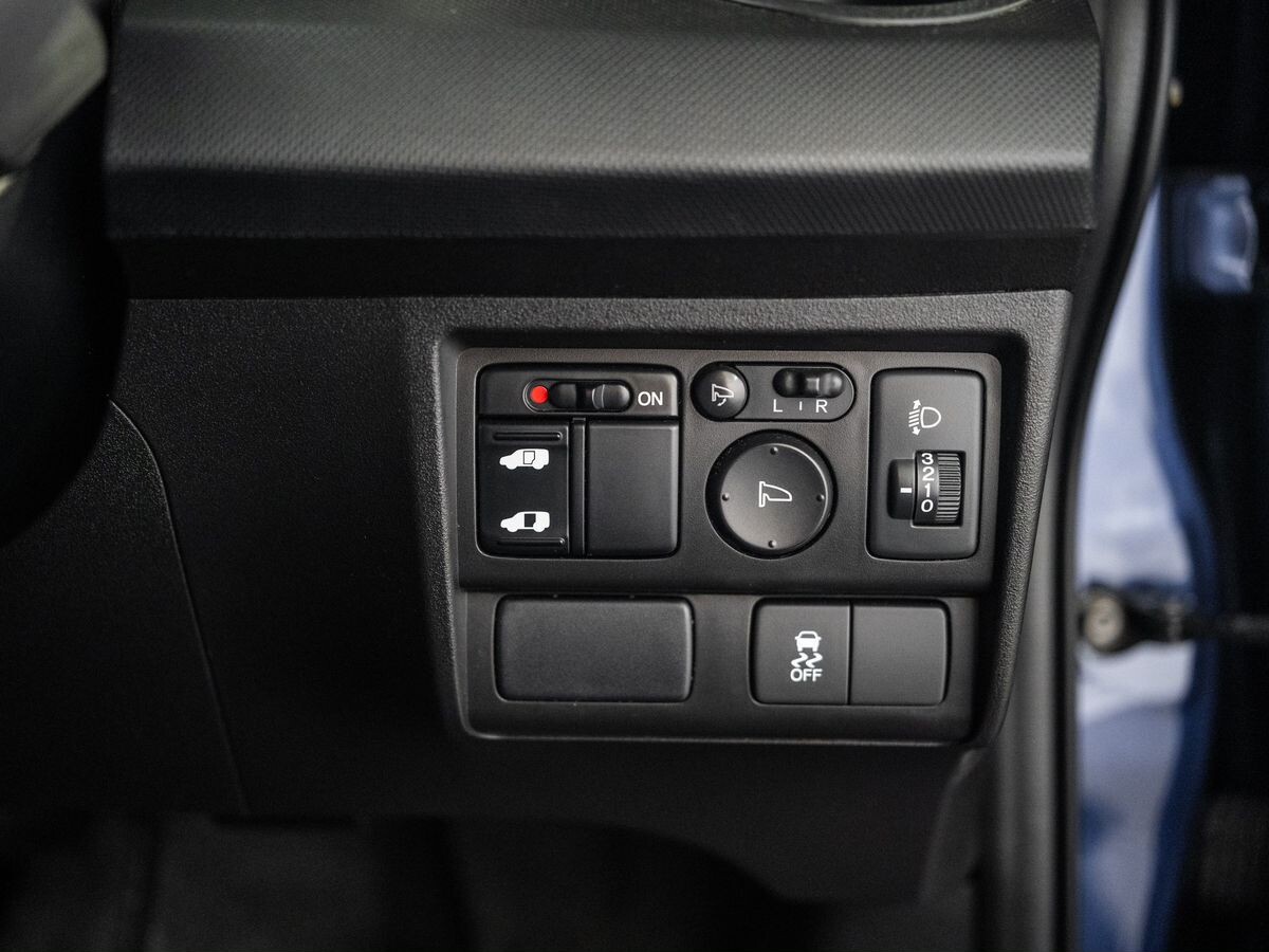 Honda Freed 2012 - фото автомобиля