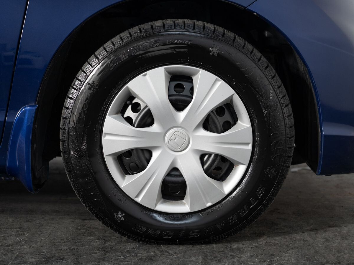 Honda Freed 2012 - фото автомобиля
