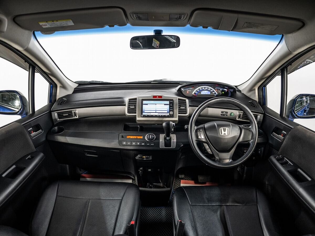 Honda Freed 2012 - фото автомобиля