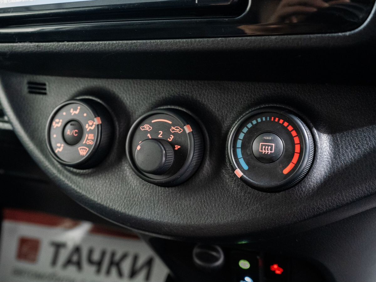 Toyota Vitz 2018 - фото автомобиля