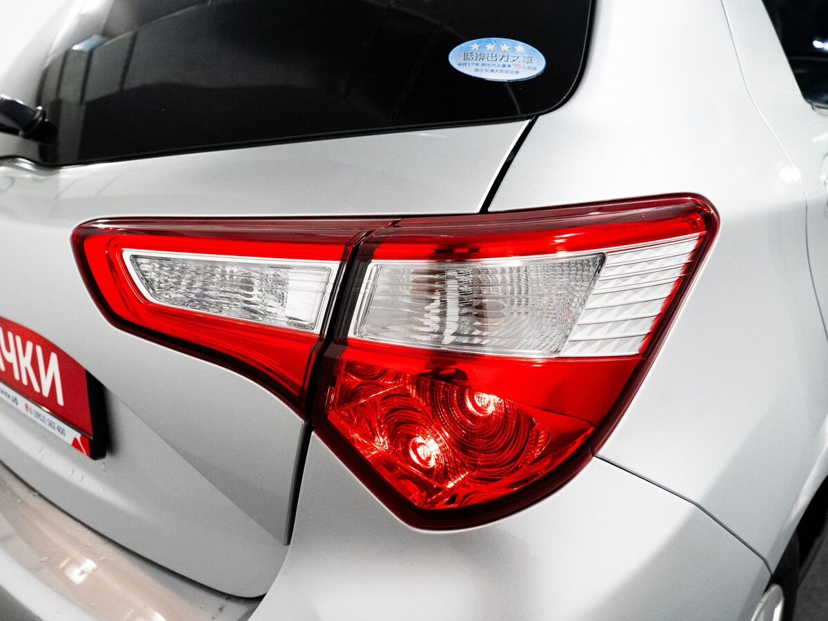 Toyota Vitz 2018 - фото автомобиля