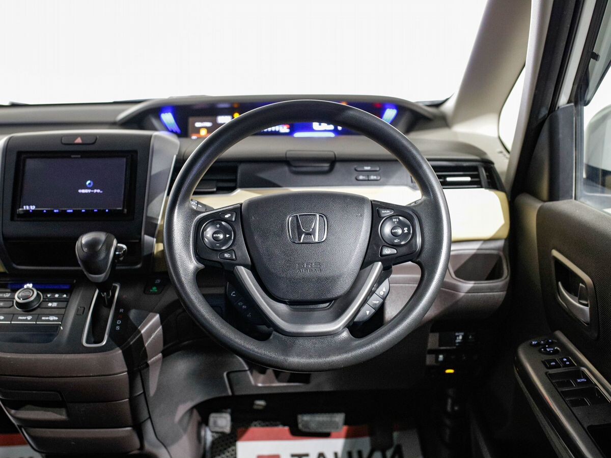 Honda Freed 2017 - фото автомобиля