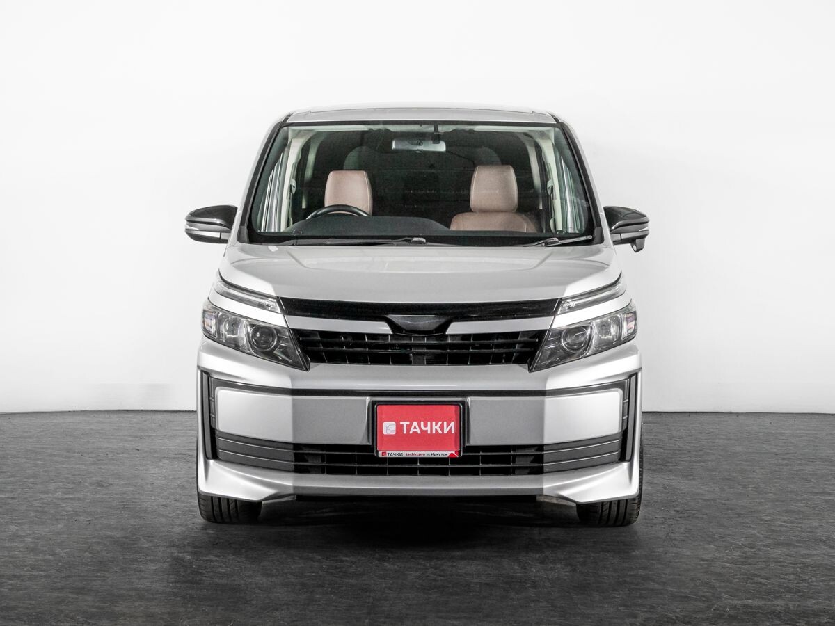 Toyota Voxy 2014 - фото автомобиля