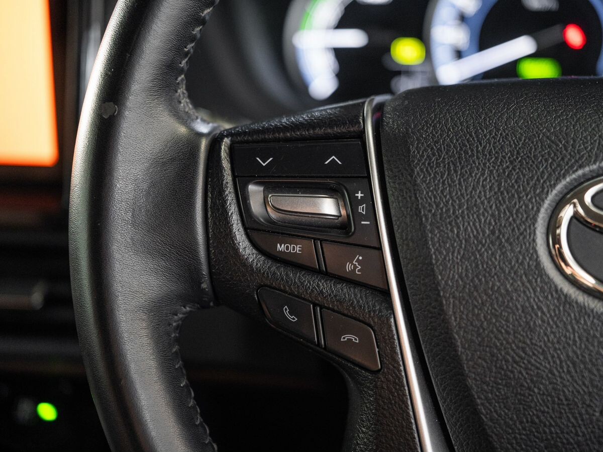 Toyota Voxy 2014 - фото автомобиля