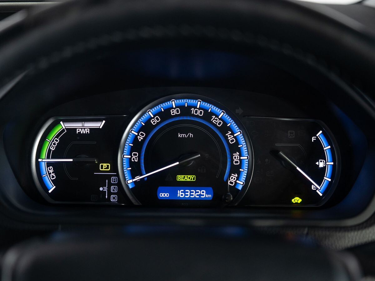 Toyota Voxy 2014 - фото автомобиля