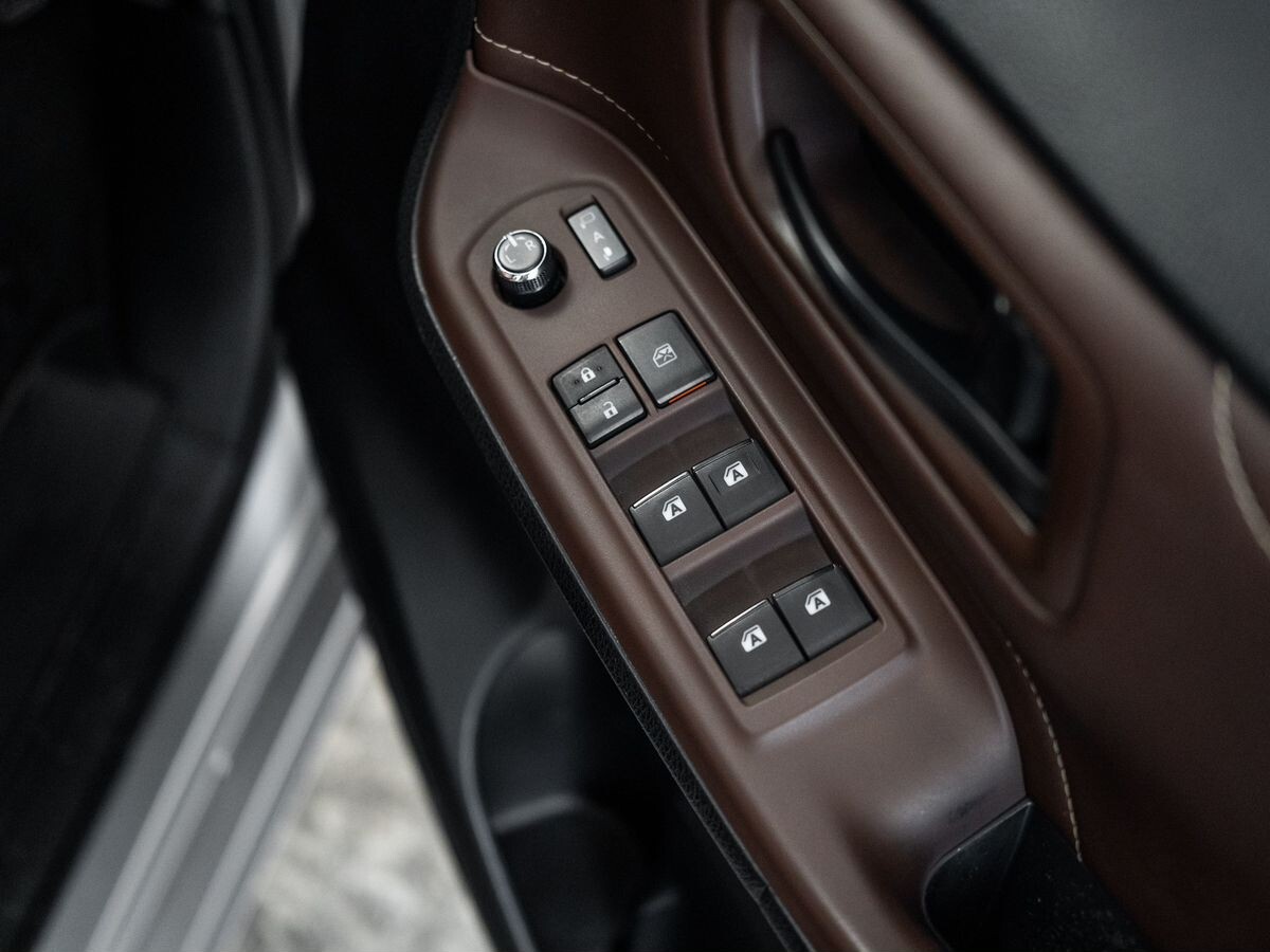 Toyota Voxy 2014 - фото автомобиля