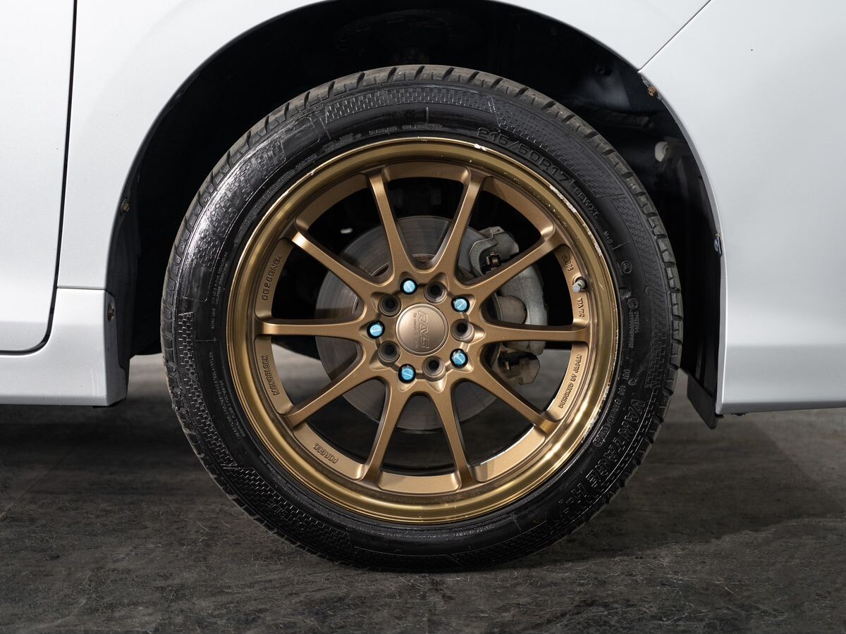Toyota Voxy 2014 - фото автомобиля