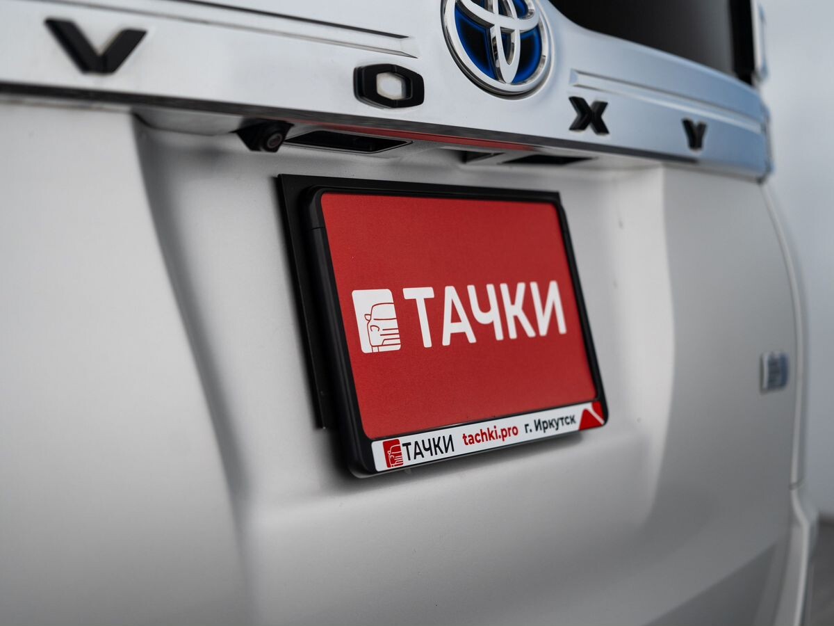 Toyota Voxy 2014 - фото автомобиля